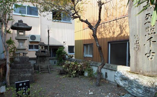 野村丑之助の墓