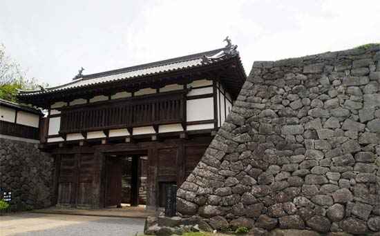 小諸城大手門