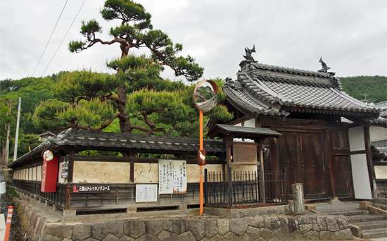 飯山城裏門