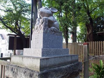 調神社の狛兎